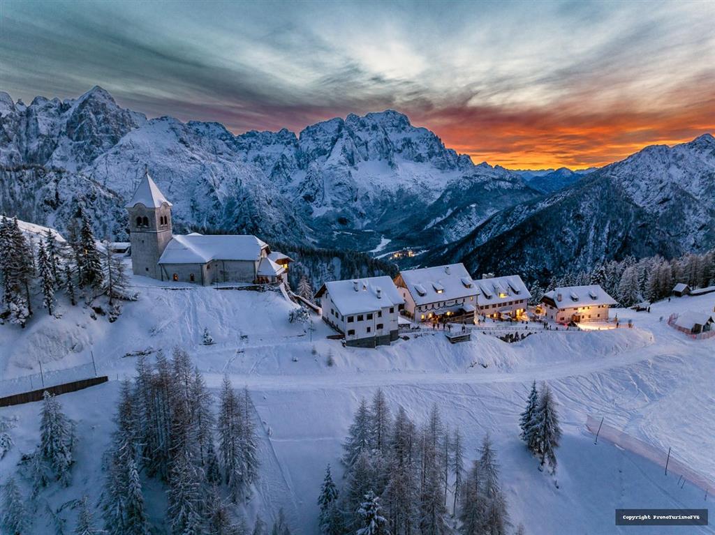 Hotel Rikli Balance - lyžařský balíček s denním přejezdem, bazény a polopenzí v ceně