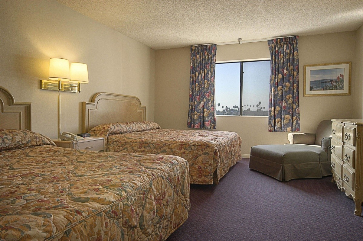 Ramada By Wyndham Los Angeles/Koreatown West