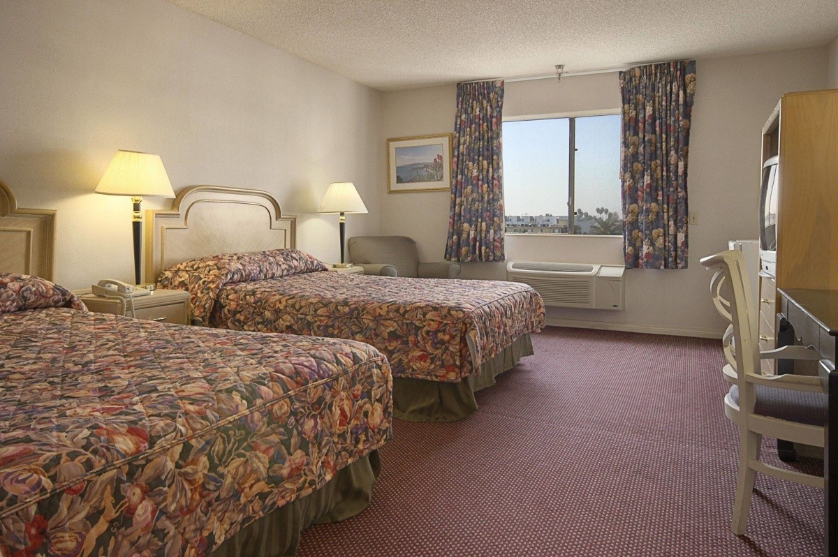 Ramada By Wyndham Los Angeles/Koreatown West