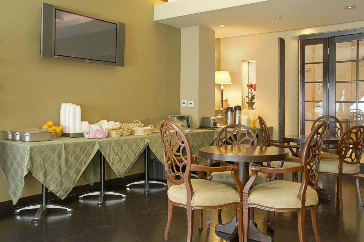 Ramada By Wyndham Los Angeles/Koreatown West