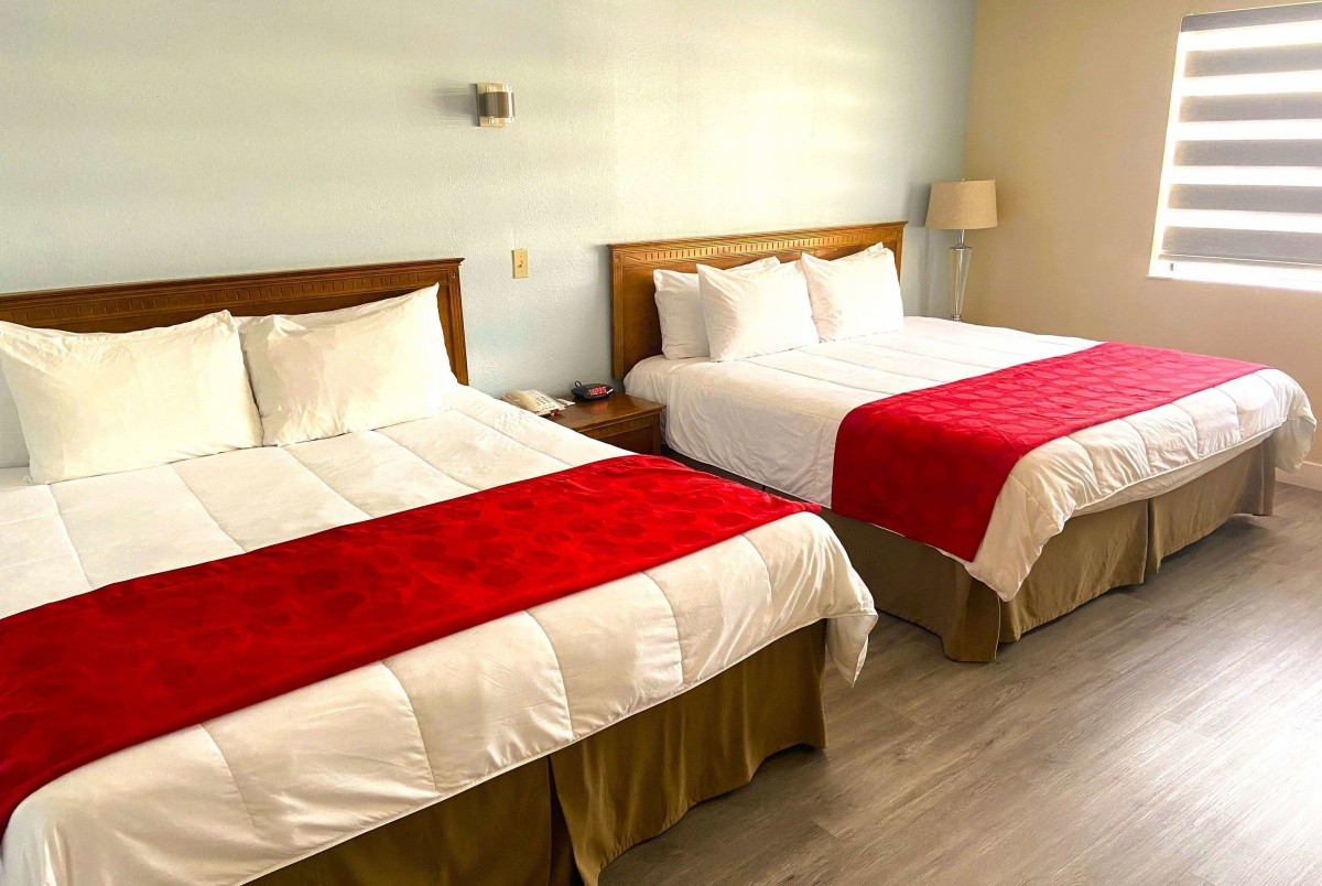 Ramada By Wyndham Los Angeles/Koreatown West