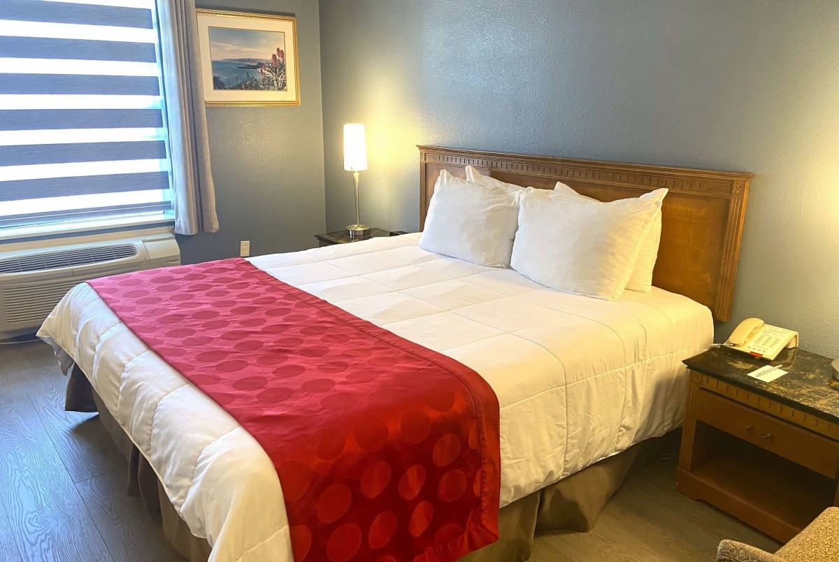 Ramada By Wyndham Los Angeles/Koreatown West