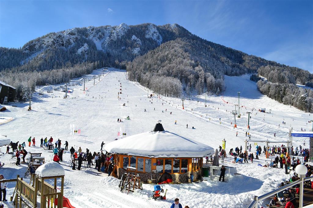 Hotel Park - lyžařský balíček s denním přejezdem, bazény a polopenzí v ceně