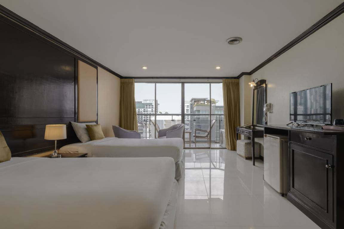 Mike Beach Resort