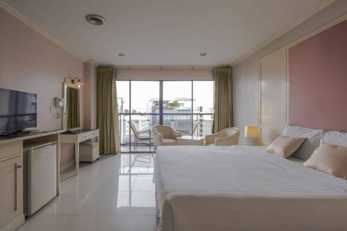 Mike Beach Resort