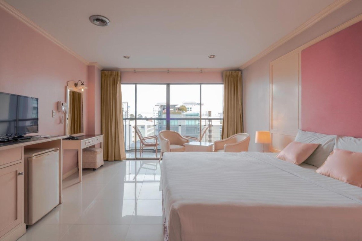 Mike Beach Resort