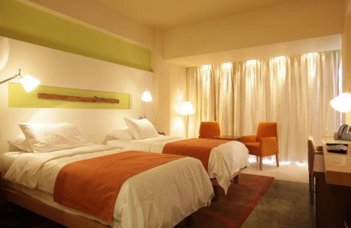 E-Hotel