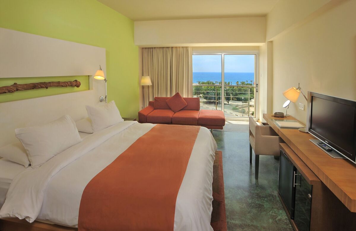 E-Hotel