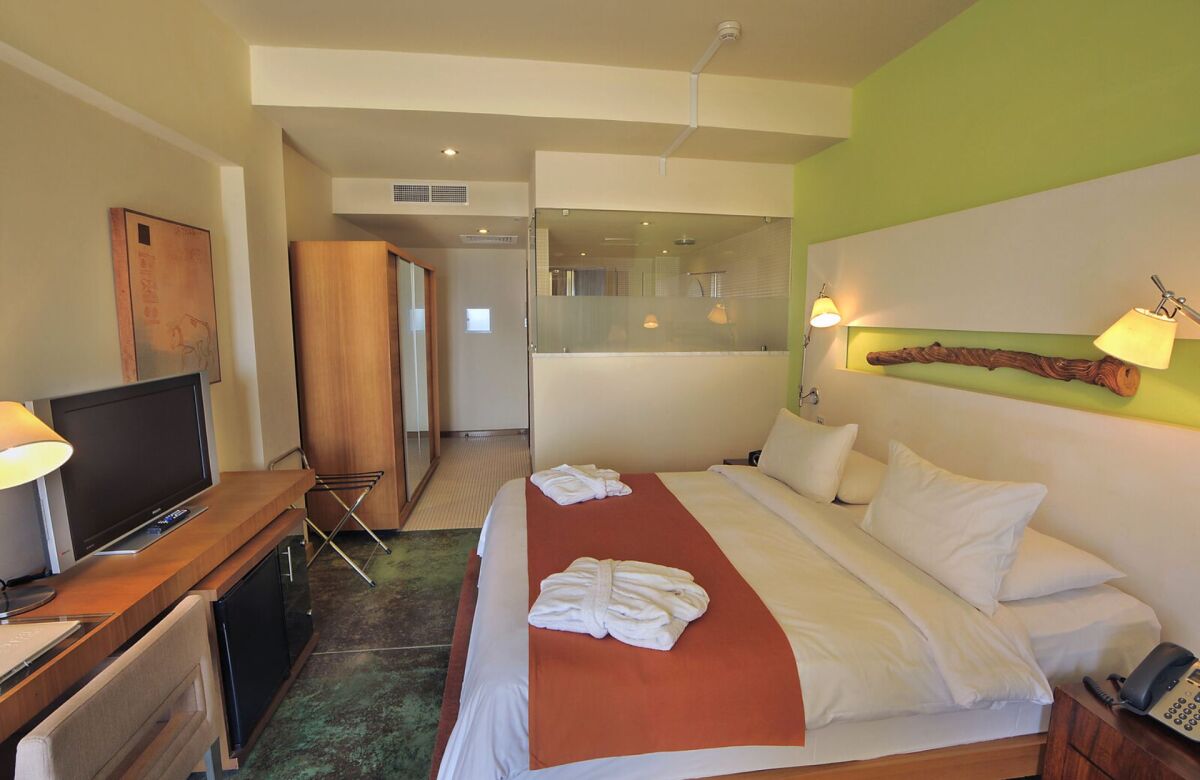 E-Hotel