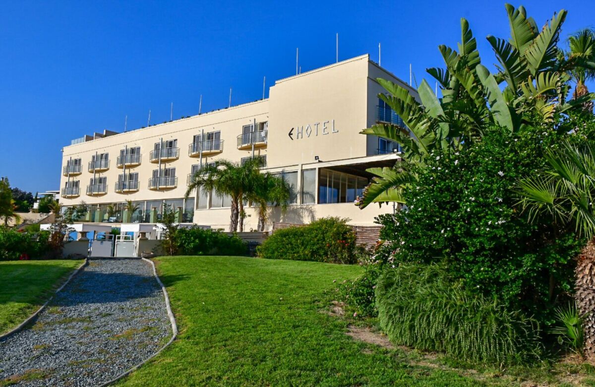 E-Hotel