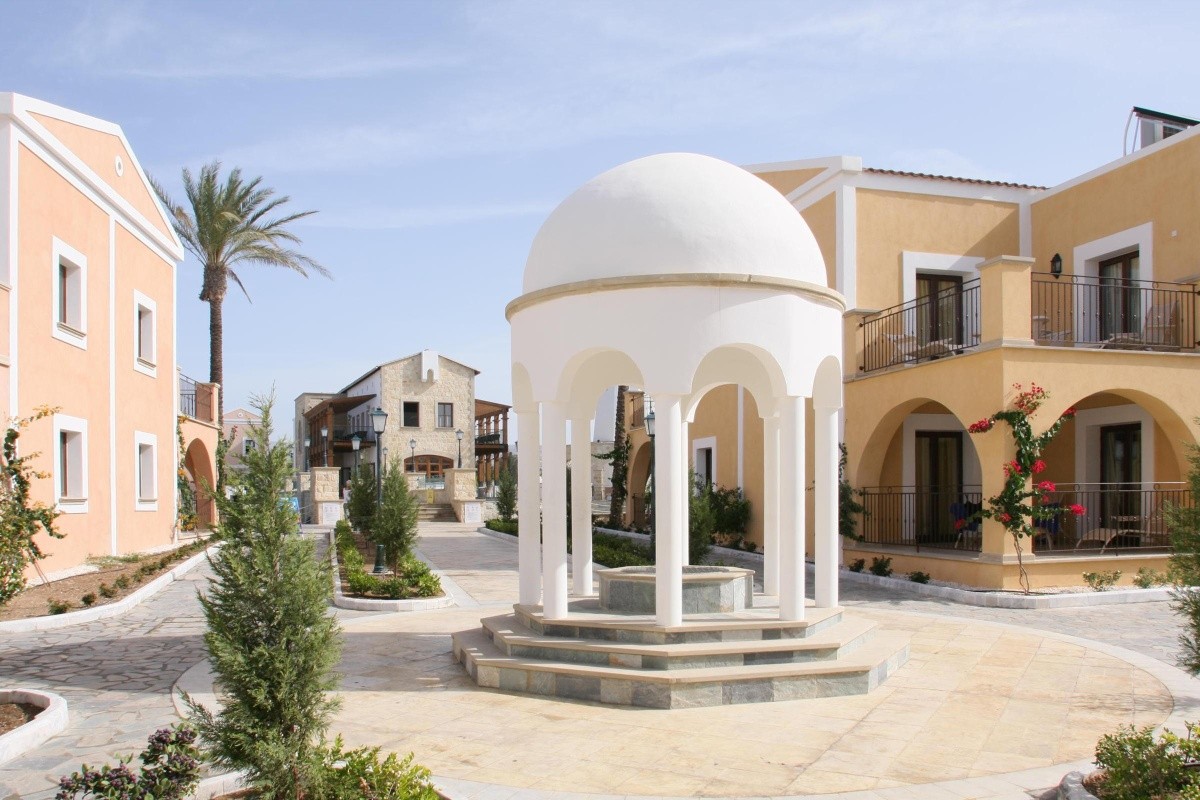 Aliathon Resort