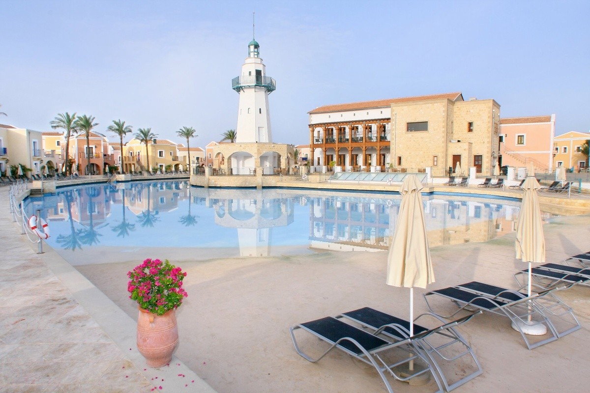 Aliathon Resort