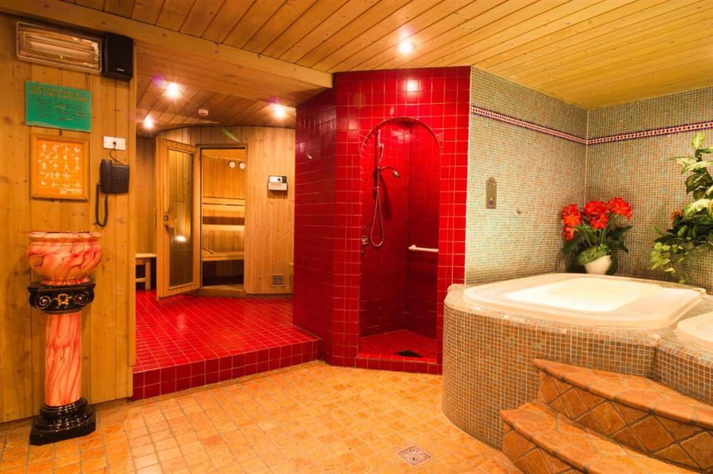 5denní zájezd s dopravou, polopenzí a skipasem v ceně – hotel Centrale