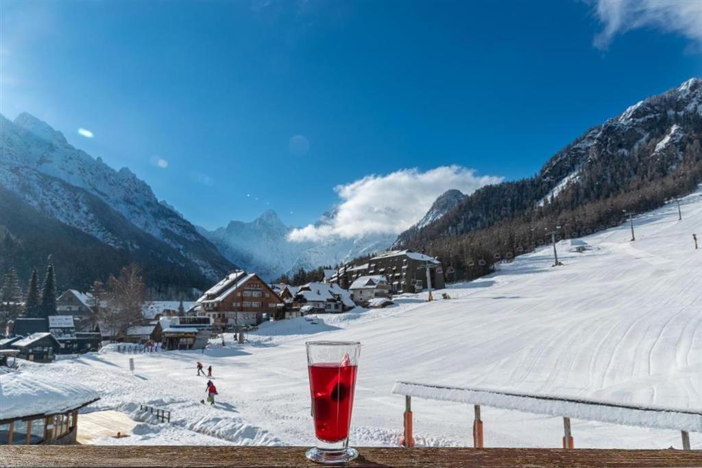 Různé hotely Kranjska Gora - lyžařský balíček na 3 noci, denní přejezd, wellness a polopenze v ceně