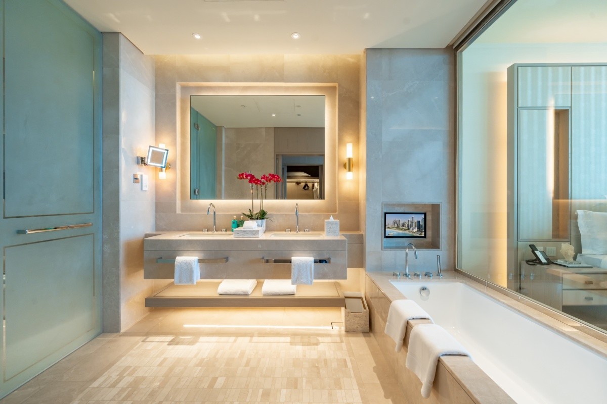 Five Luxe Jbr