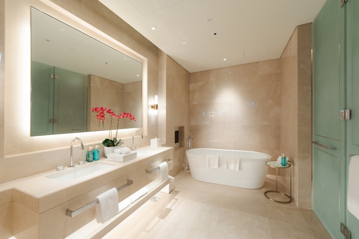 Five Luxe Jbr