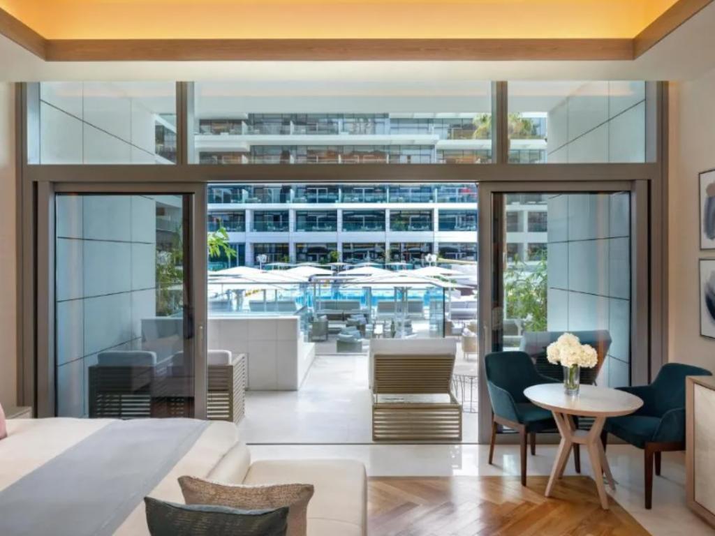 Five Luxe Jbr