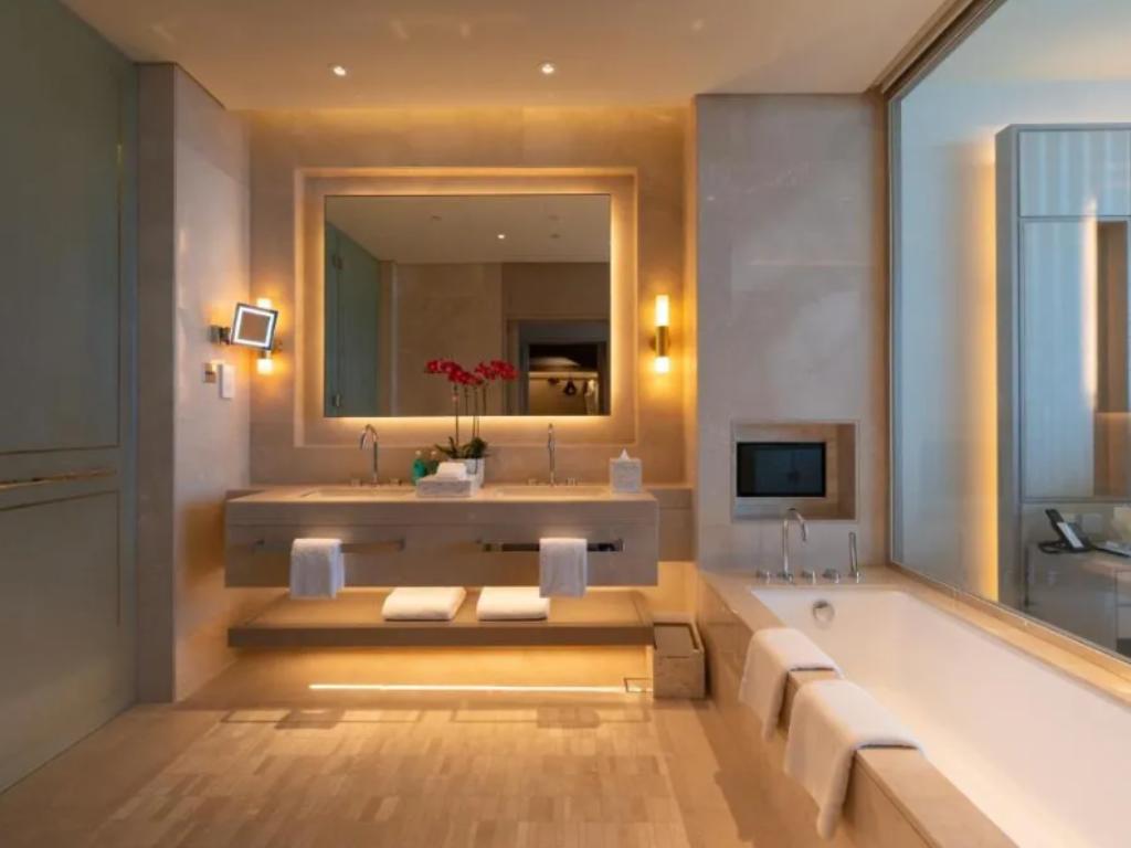 Five Luxe Jbr