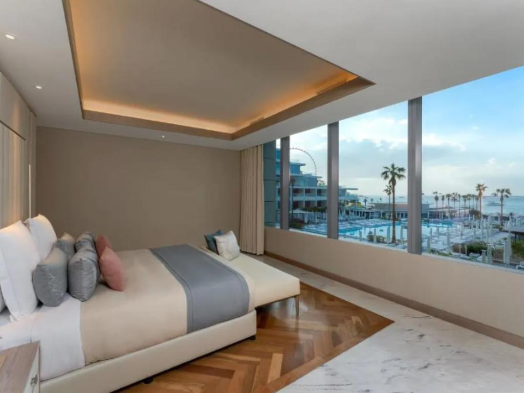 Five Luxe Jbr