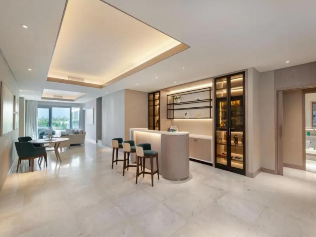 Five Luxe Jbr