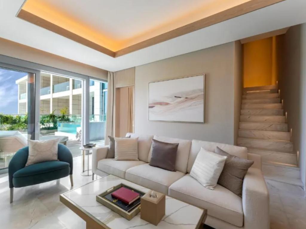 Five Luxe Jbr
