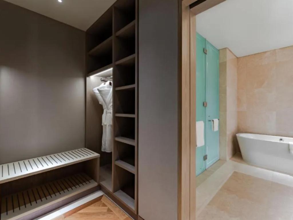 Five Luxe Jbr