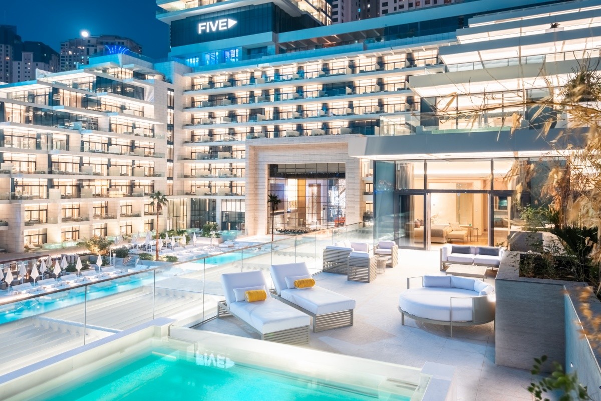 Five Luxe Jbr