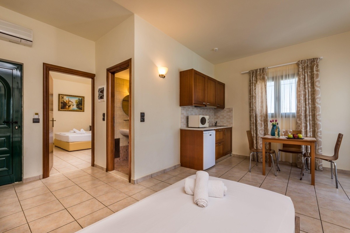Dias Hotel & Apartments