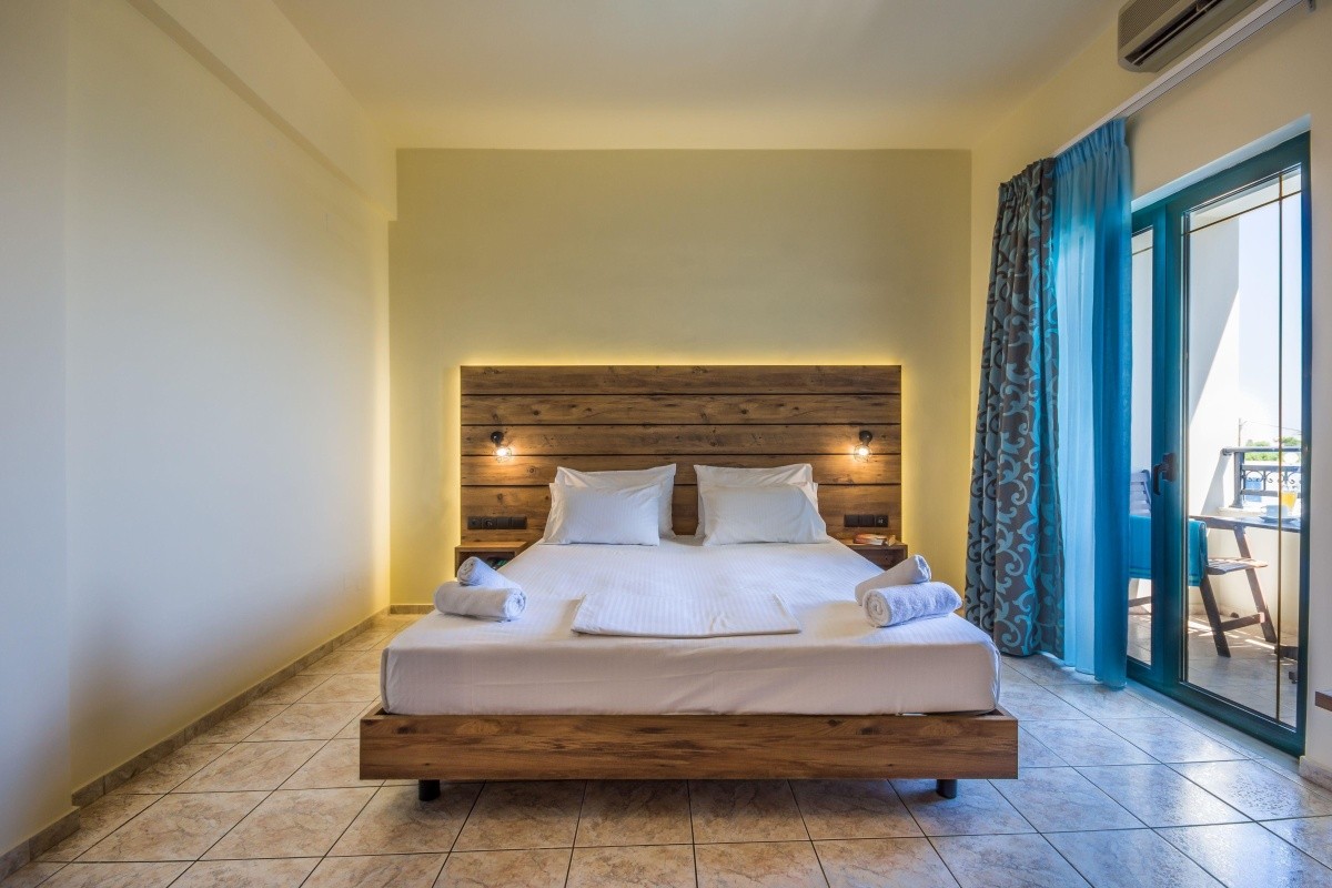 Dias Hotel & Apartments