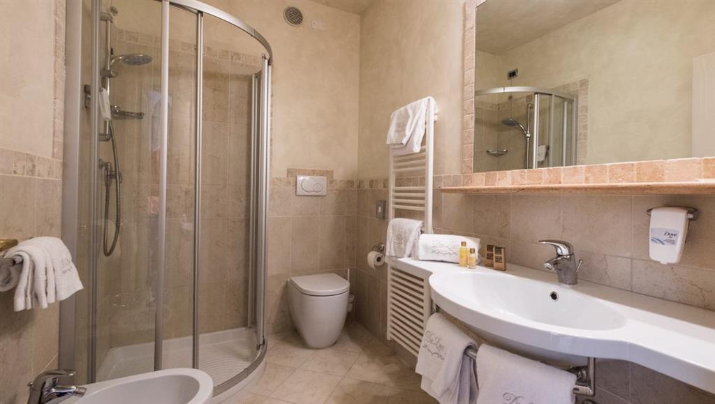 5denní zájezd (denní přejezd) s dopravou, polopenzí a skipasem ceně – hotel Du Lac