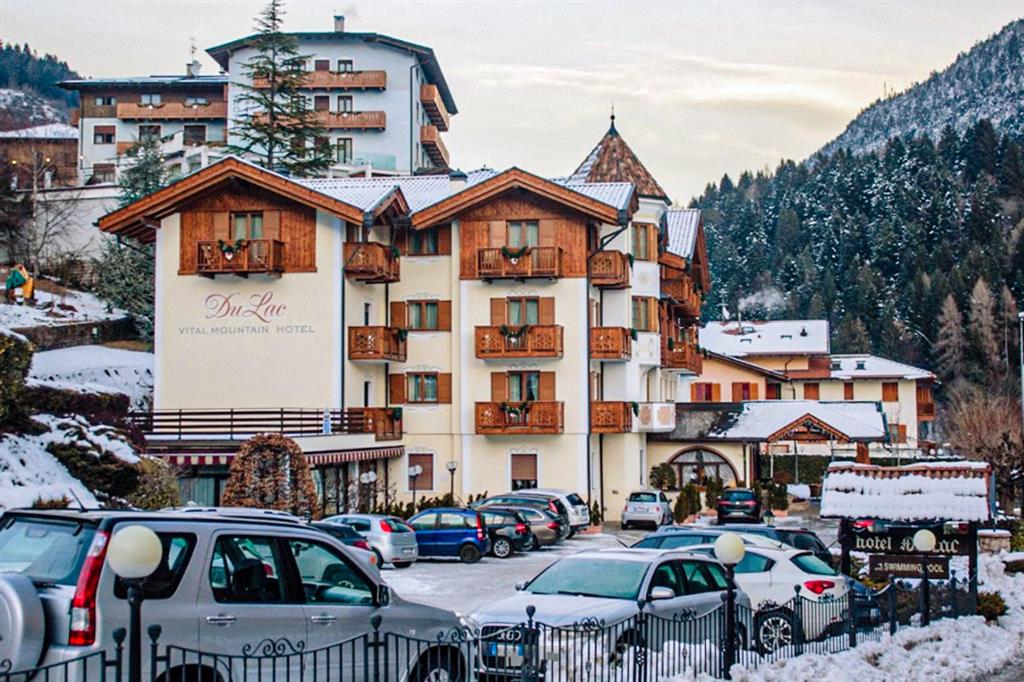 5denní zájezd (denní přejezd) s dopravou, polopenzí a skipasem ceně – hotel Du Lac