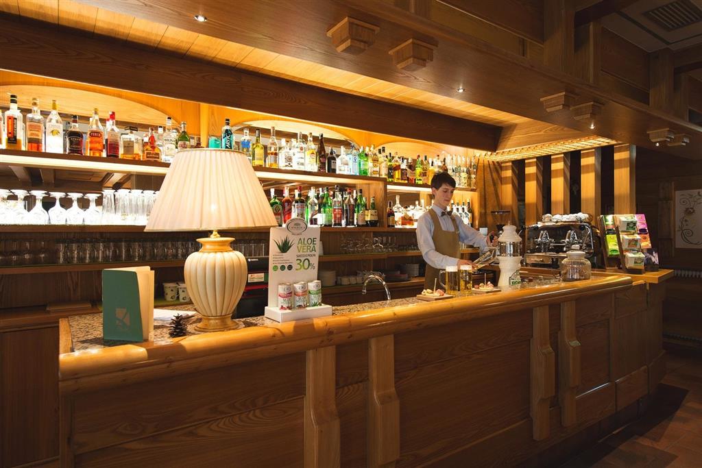 5denní zájezd (denní přejezd) s dopravou, polopenzí a skipasem ceně – hotel Du Lac