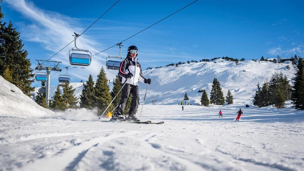 5denní zájezd (denní přejezd) s dopravou, polopenzí a skipasem v ceně – hotel Lory