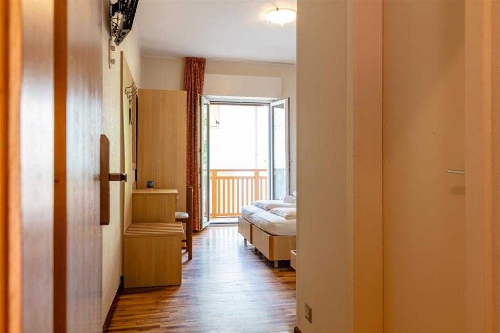 5denní zájezd (denní přejezd) s dopravou, polopenzí a skipasem v ceně – hotel Lory