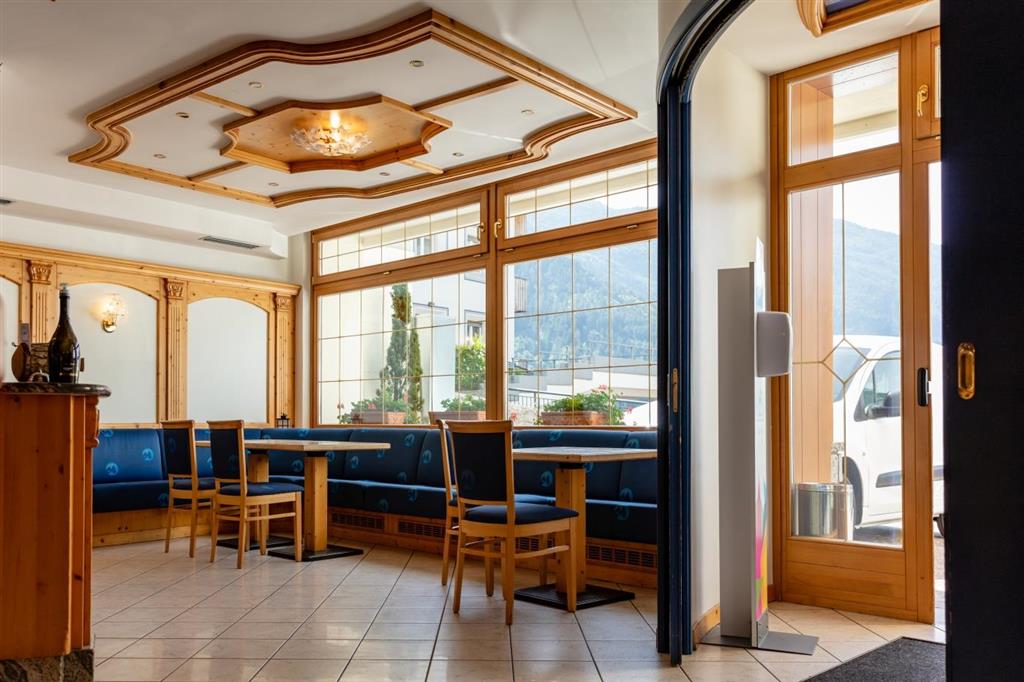 5denní zájezd (denní přejezd) s dopravou, polopenzí a skipasem v ceně – hotel Lory