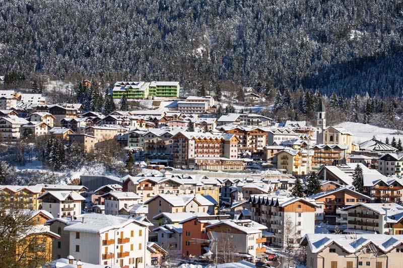 6denní zájezd (denní přejezd) s dopravou, polopenzí a skipasem v ceně – hotel Costa Verde