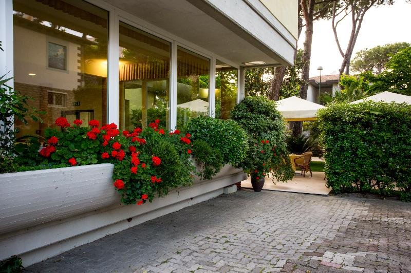 Sylvia (Lido Di Camaiore)