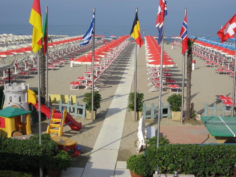 Sylvia (Lido Di Camaiore)