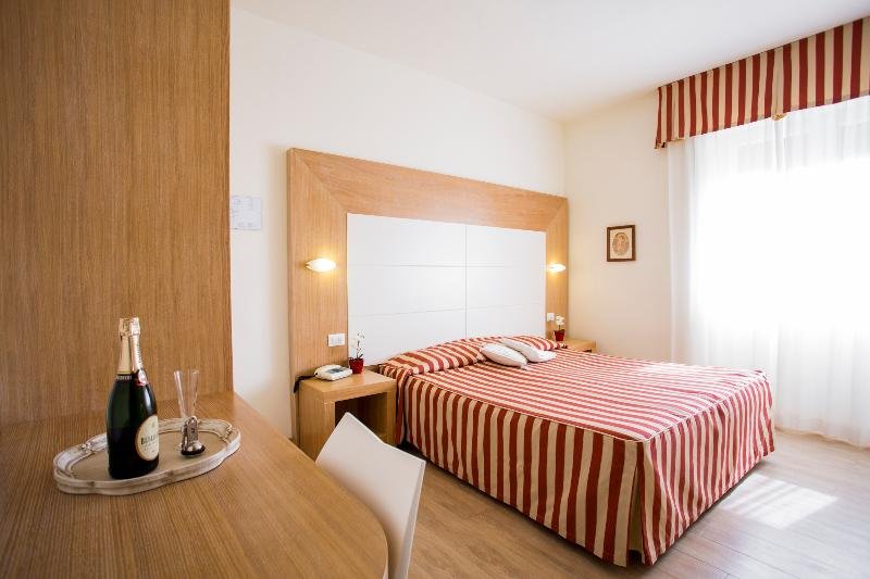 Sylvia (Lido Di Camaiore)