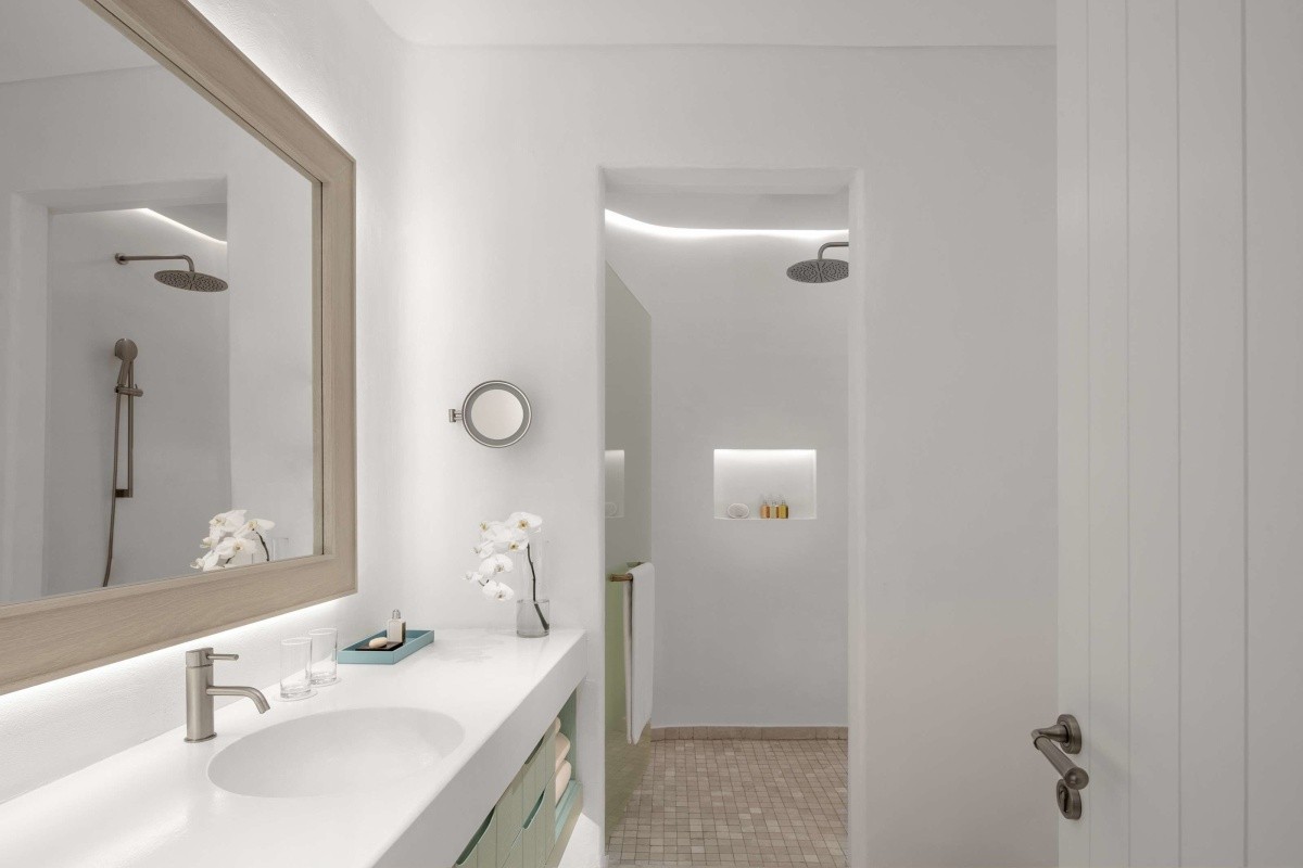 Anantara Santorini Abu Dhabi Retreat