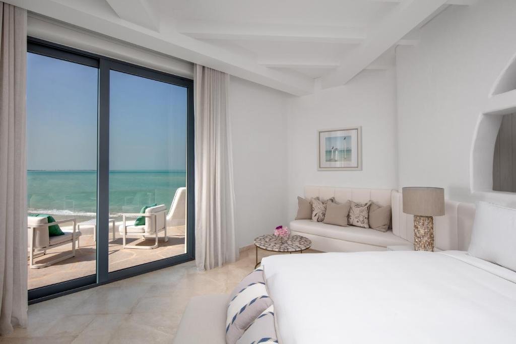 Anantara Santorini Abu Dhabi Retreat