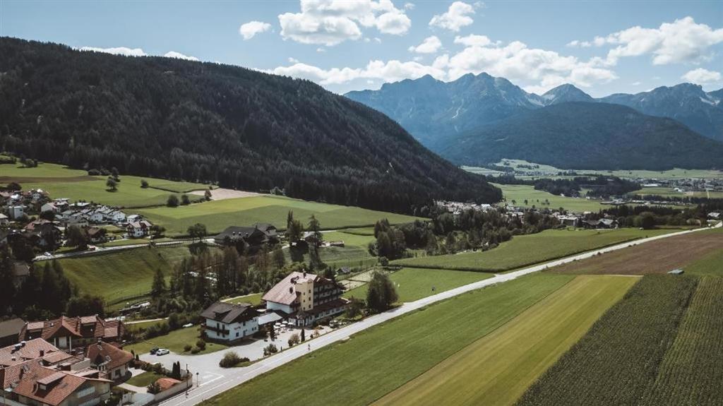 5denní zájezd (denní přejezd) s dopravou, polopenzí a skipasem v ceně – Smy hotel Koflerhof