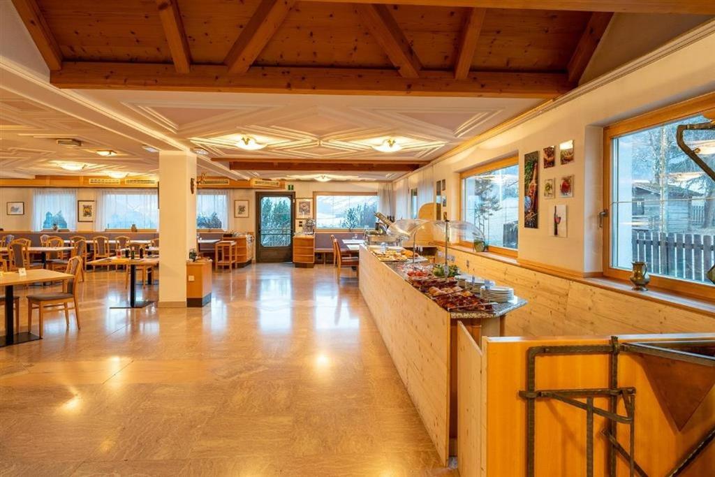 5denní zájezd (denní přejezd) s dopravou, polopenzí a skipasem v ceně – Smy hotel Koflerhof