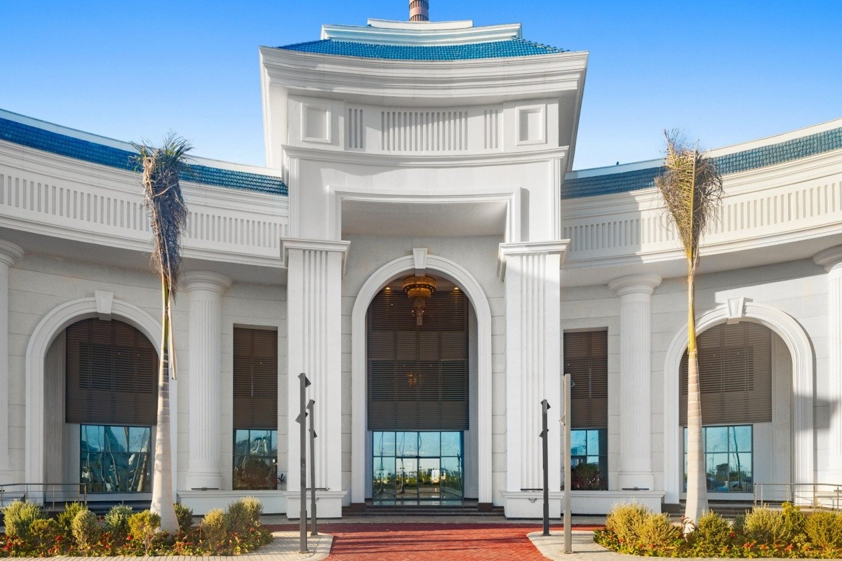 Crystal Lotus Luxury Palace
