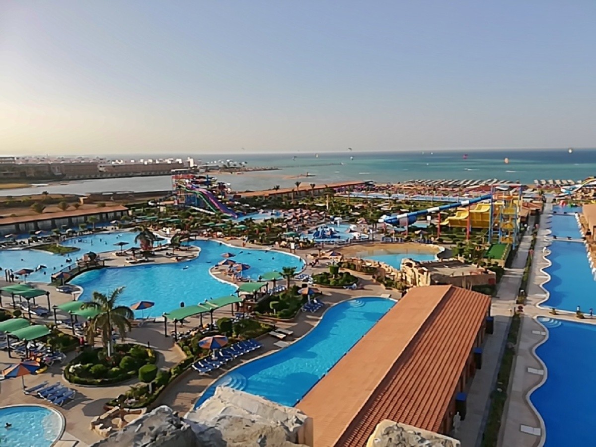 Sunrise Alora Aqua Park Resort