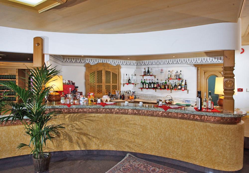 5denní zájezd s dopravou, polopenzí a skipasem v ceně – hotel Sant Anton