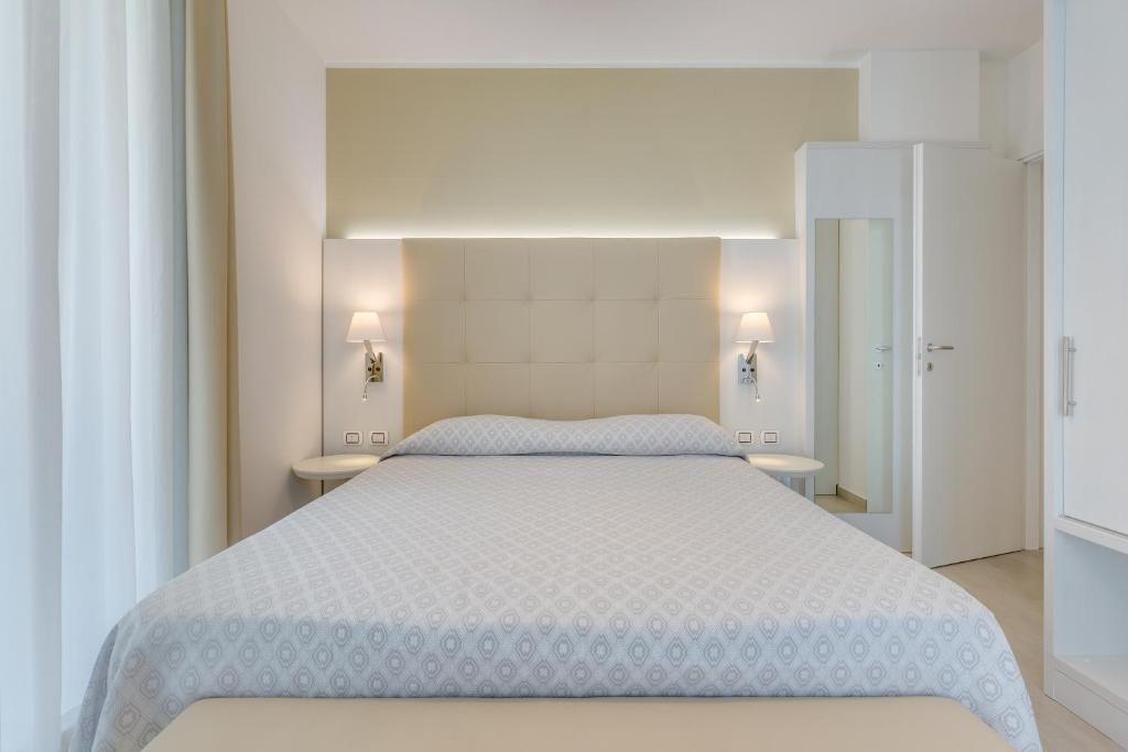 Hotel Ambassador (Caorle)
