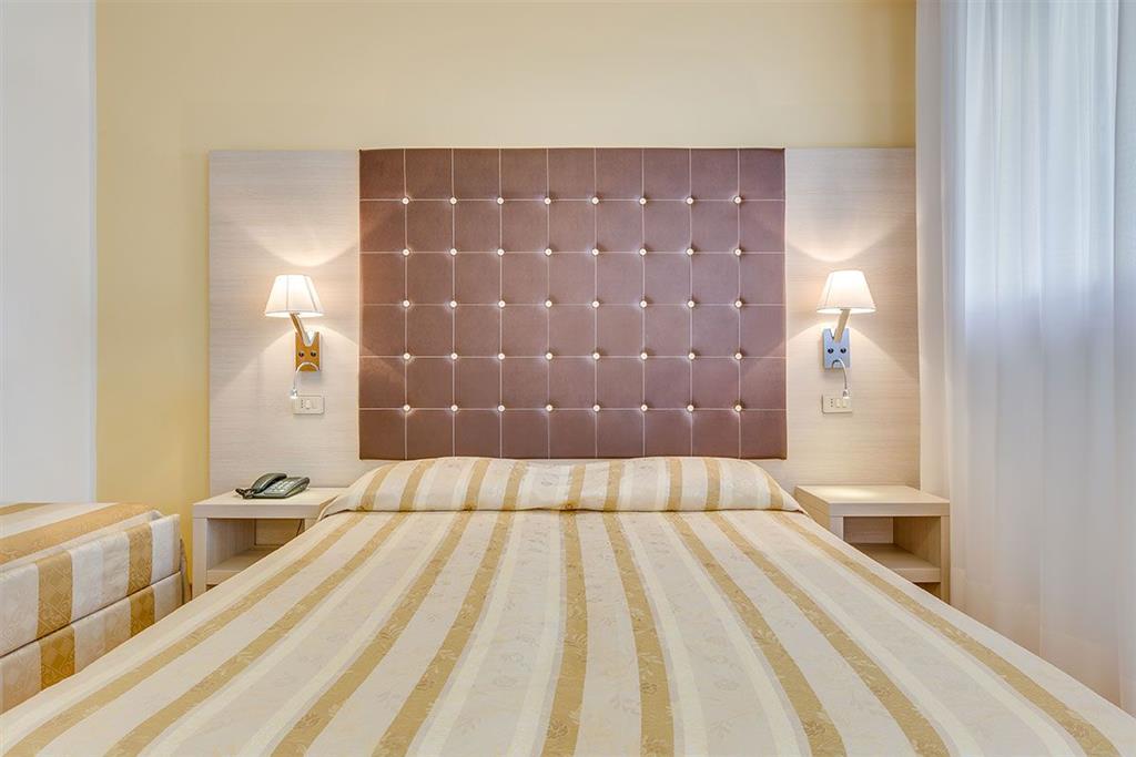 Hotel Ambassador (Caorle)