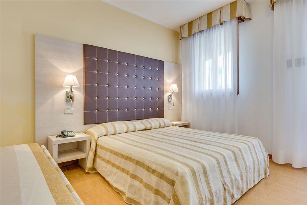 Hotel Ambassador (Caorle)