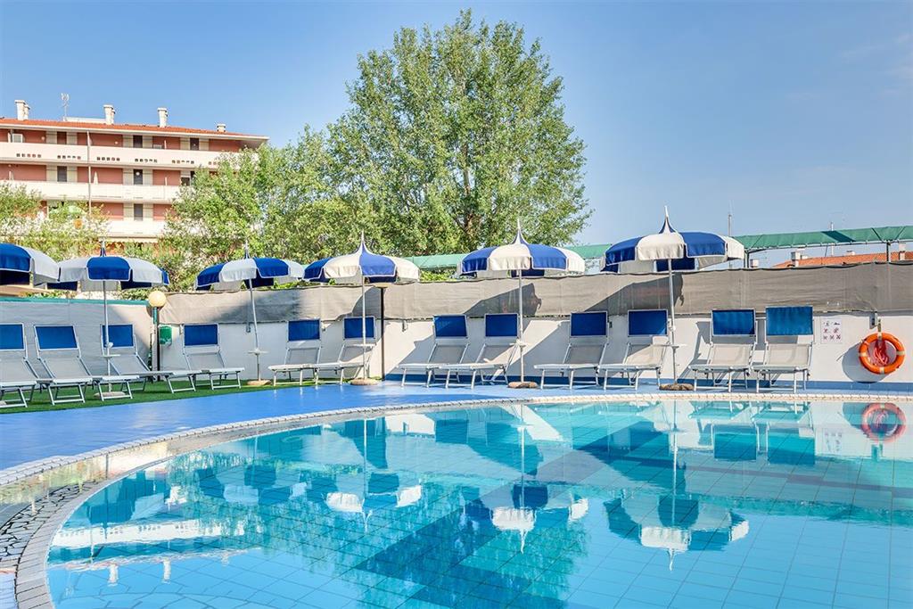 Hotel Ambassador (Caorle)